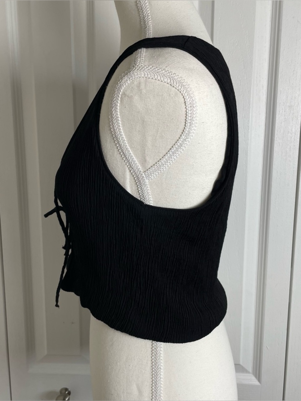 Zara Textured Tie Front Vest Top Women’s M Black Cropped Fitted Minimalist EUC - Picture 10 of 16